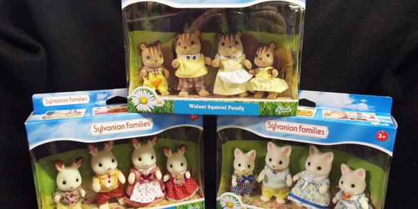19 Sylvanian Famlies
