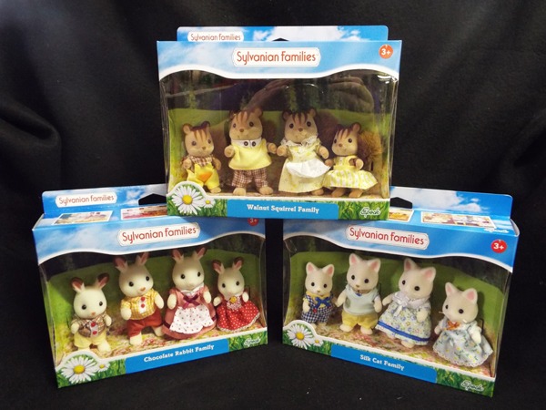 19 Sylvanian Famlies